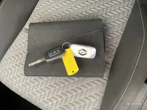 RENAULT CLIO V - voiture d'occasion - Photo 26