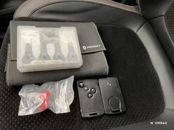 RENAULT CLIO IV - voiture d'occasion - Photo 26