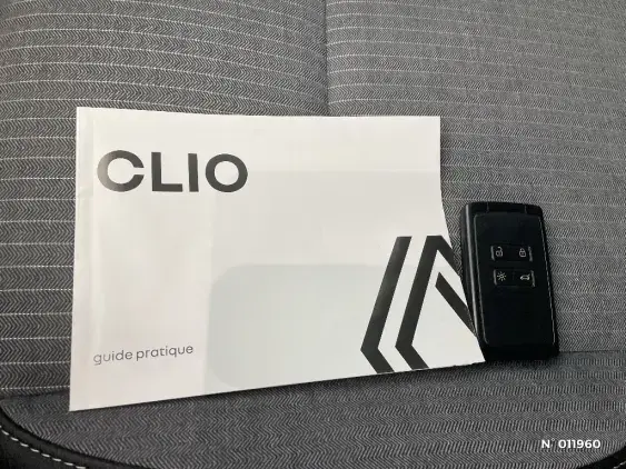 RENAULT CLIO V - voiture d'occasion - Photo 26