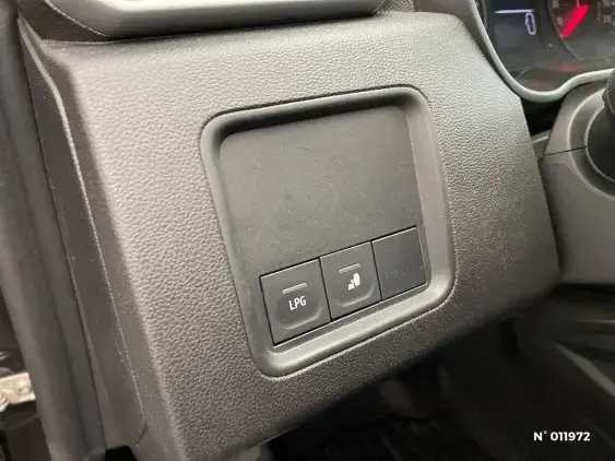 DACIA DUSTER II - voiture d'occasion - Photo 15