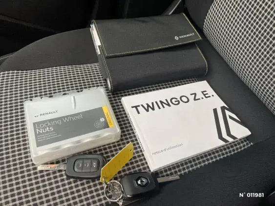 RENAULT TWINGO ELECTRIQUE III - voiture d'occasion - Photo 24