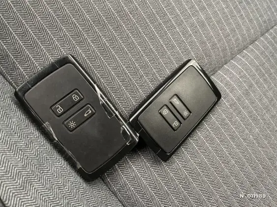 RENAULT CLIO V - voiture d'occasion - Photo 26