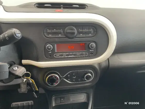 RENAULT TWINGO ELECTRIQUE III - voiture d'occasion - Photo 13