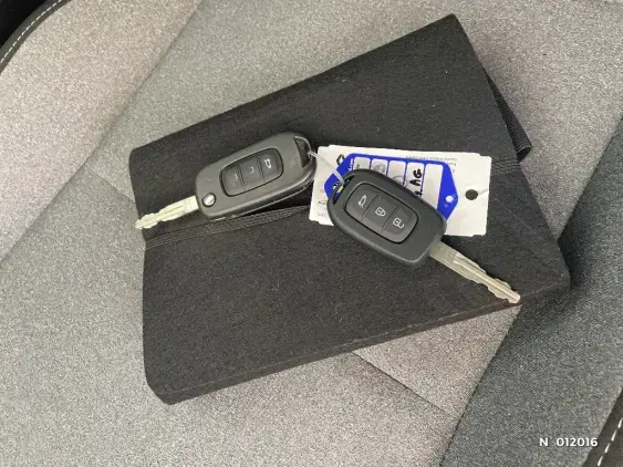 RENAULT CLIO V - voiture d'occasion - Photo 26