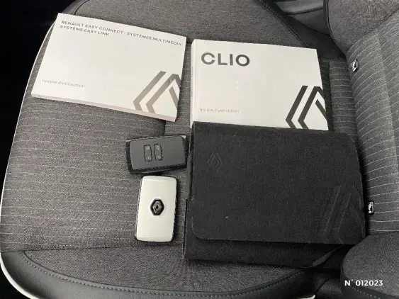 RENAULT CLIO V - voiture d'occasion - Photo 26