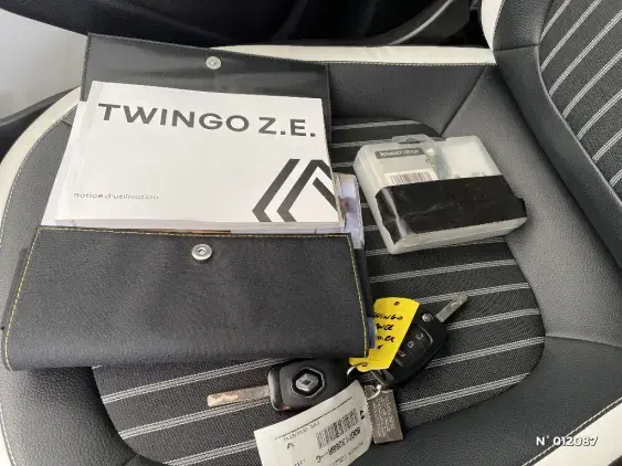 RENAULT TWINGO ELECTRIQUE III - voiture d'occasion - Photo 24