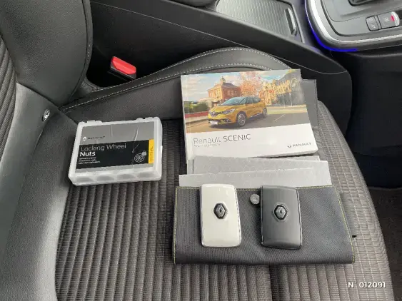 RENAULT SCENIC IV - voiture d'occasion - Photo 26
