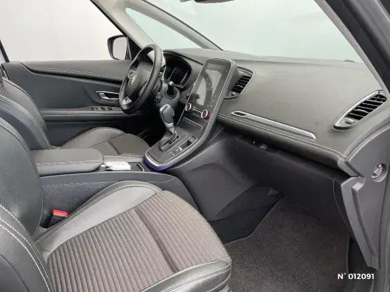 RENAULT SCENIC IV - voiture d'occasion - Photo 10