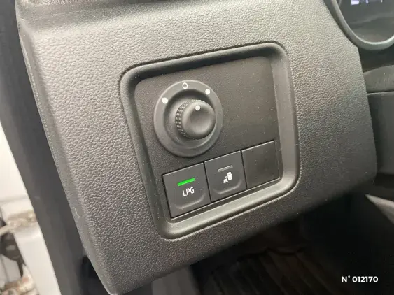 DACIA DUSTER II - voiture d'occasion - Photo 15