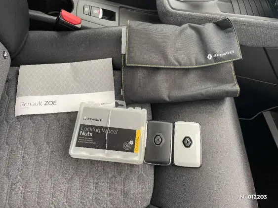 RENAULT ZOE - voiture d'occasion - Photo 26