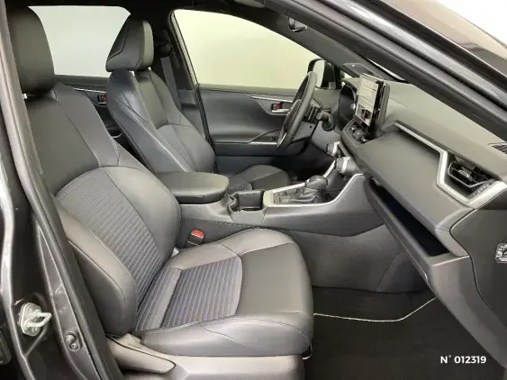 TOYOTA RAV4 V - voiture d'occasion - Photo 10