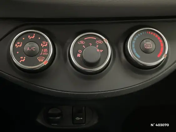 TOYOTA YARIS III - voiture d'occasion - Photo 14