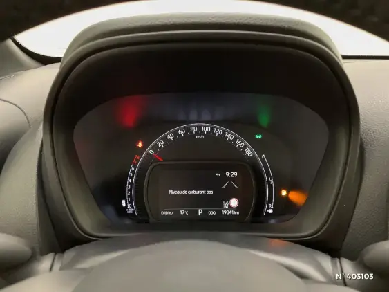 TOYOTA AYGO X - voiture d'occasion - Photo 12