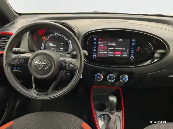 TOYOTA AYGO X - voiture d'occasion - Photo 13
