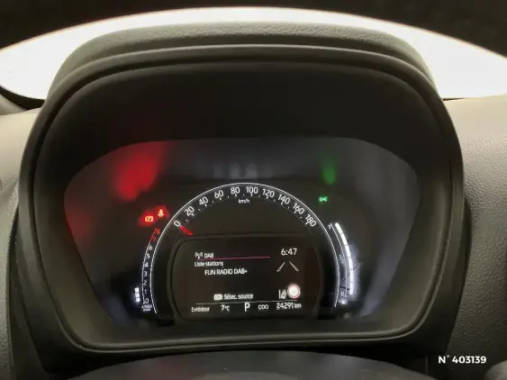 TOYOTA AYGO X - voiture d'occasion - Photo 12