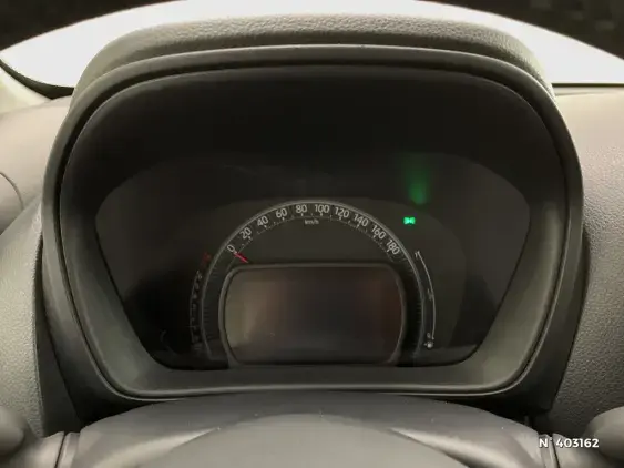 TOYOTA AYGO X - voiture d'occasion - Photo 12