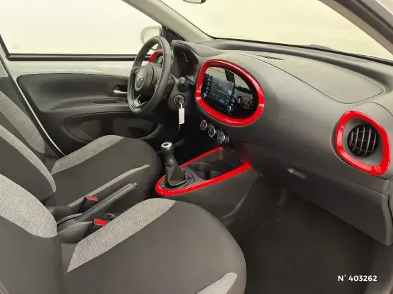 TOYOTA AYGO X - voiture d'occasion - Photo 10