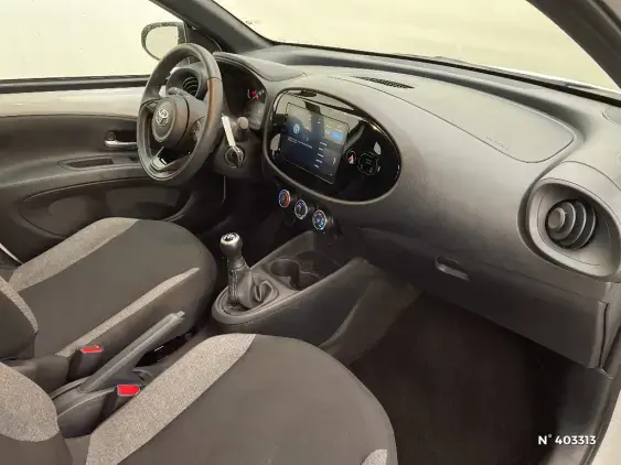 TOYOTA AYGO X - voiture d'occasion - Photo 10