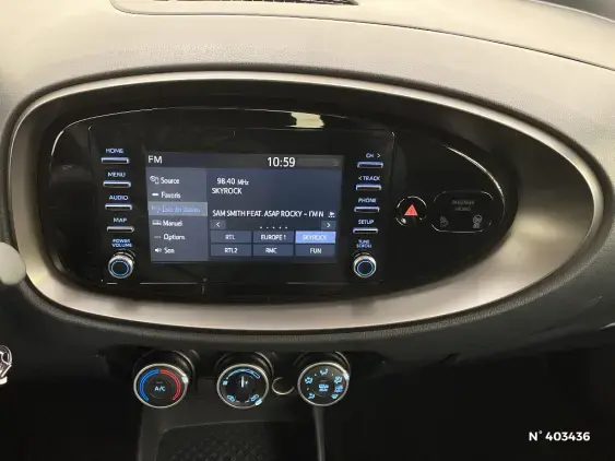 TOYOTA AYGO X - voiture d'occasion - Photo 15