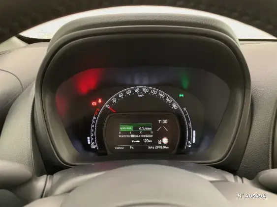 TOYOTA AYGO X - voiture d'occasion - Photo 12