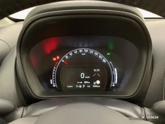 TOYOTA AYGO X - voiture d'occasion - Photo 12