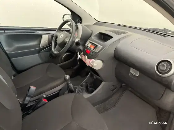 TOYOTA AYGO - voiture d'occasion - Photo 10