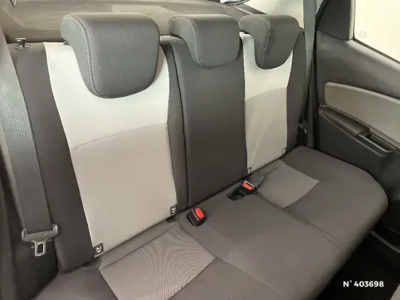 TOYOTA YARIS III - voiture d'occasion - Photo 11
