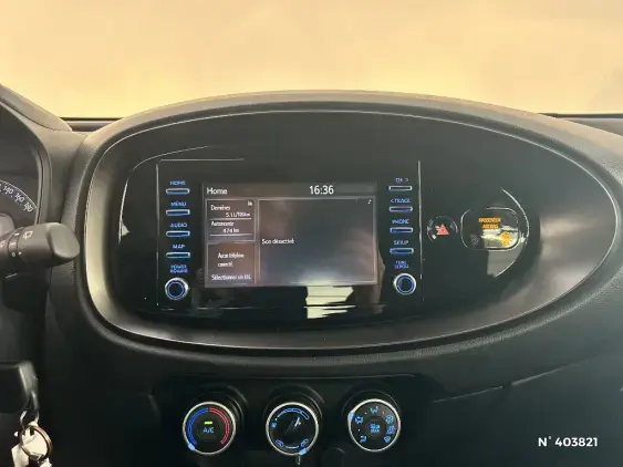 TOYOTA AYGO X - voiture d'occasion - Photo 13
