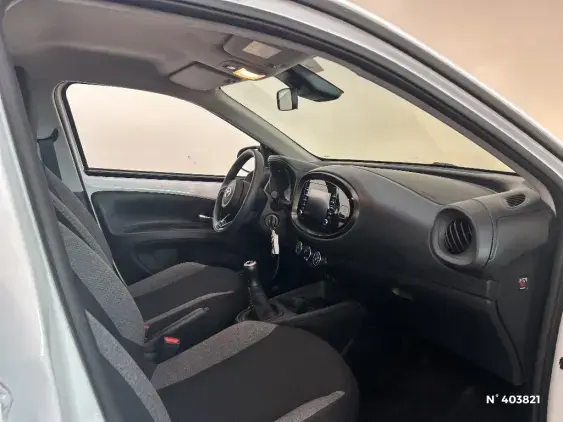 TOYOTA AYGO X - voiture d'occasion - Photo 10