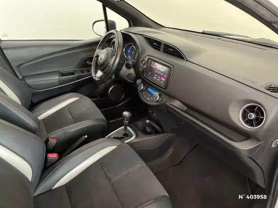 TOYOTA YARIS III - voiture d'occasion - Photo 10