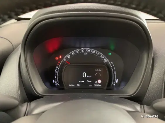 TOYOTA AYGO X - voiture d'occasion - Photo 12