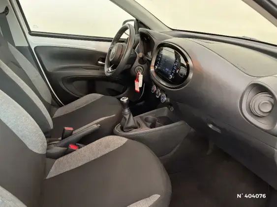 TOYOTA AYGO X - voiture d'occasion - Photo 10