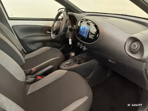 TOYOTA AYGO X - voiture d'occasion - Photo 10