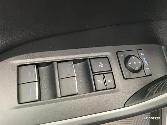 TOYOTA RAV4 V - voiture d'occasion - Photo 26