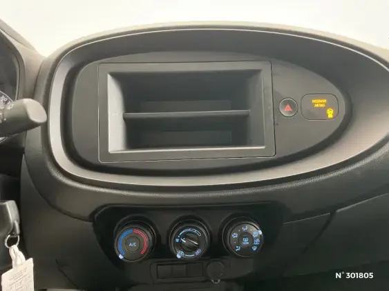 TOYOTA AYGO X - voiture d'occasion - Photo 13