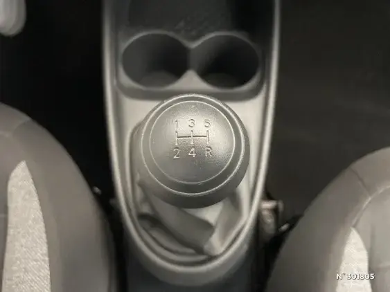 TOYOTA AYGO X - voiture d'occasion - Photo 14