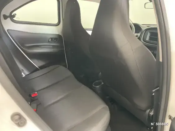 TOYOTA AYGO X - voiture d'occasion - Photo 11