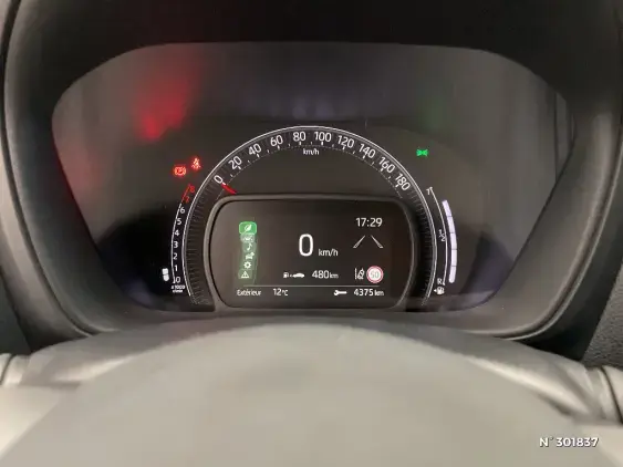 TOYOTA AYGO X - voiture d'occasion - Photo 12