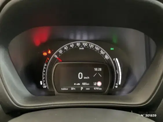 TOYOTA AYGO X - voiture d'occasion - Photo 12