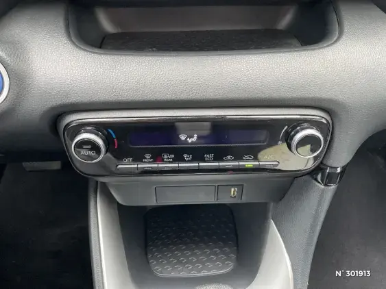 TOYOTA YARIS IV - voiture d'occasion - Photo 31