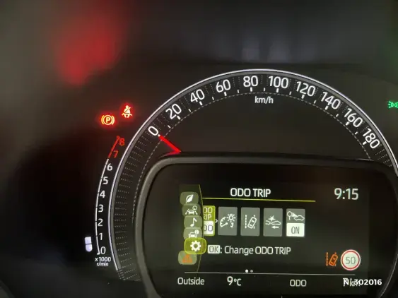 TOYOTA AYGO X - voiture d'occasion - Photo 12