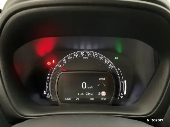 TOYOTA AYGO X - voiture d'occasion - Photo 12