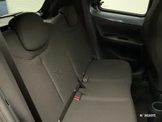 TOYOTA AYGO X - voiture d'occasion - Photo 11