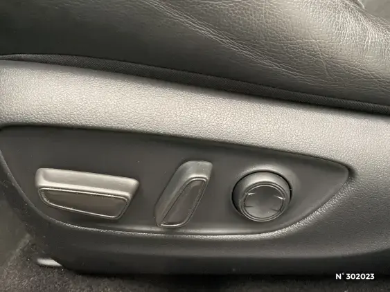 TOYOTA RAV4 V - voiture d'occasion - Photo 29