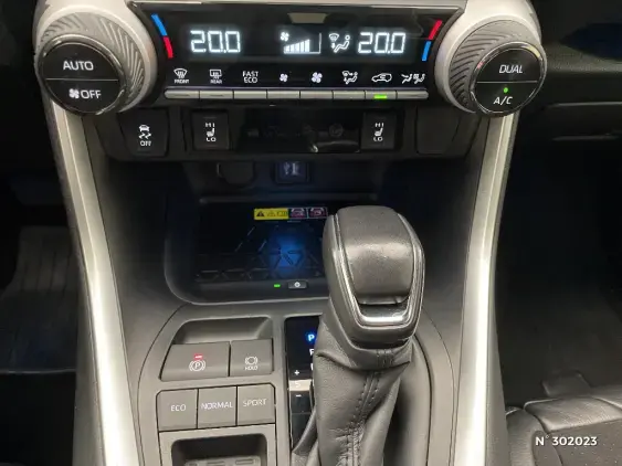 TOYOTA RAV4 V - voiture d'occasion - Photo 32