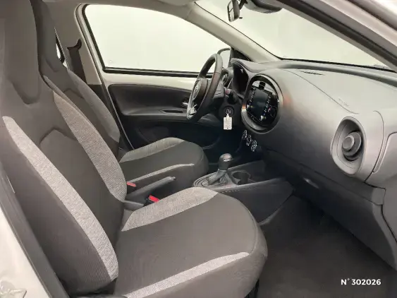 TOYOTA AYGO X - voiture d'occasion - Photo 10