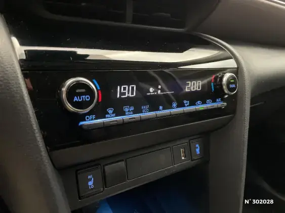 TOYOTA YARIS CROSS I - voiture d'occasion - Photo 29