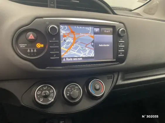 TOYOTA YARIS III - voiture d'occasion - Photo 13