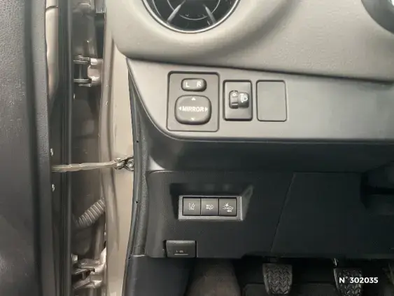 TOYOTA YARIS III - voiture d'occasion - Photo 15