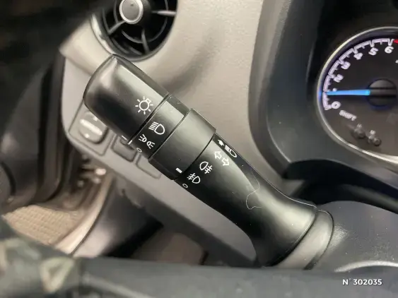 TOYOTA YARIS III - voiture d'occasion - Photo 27